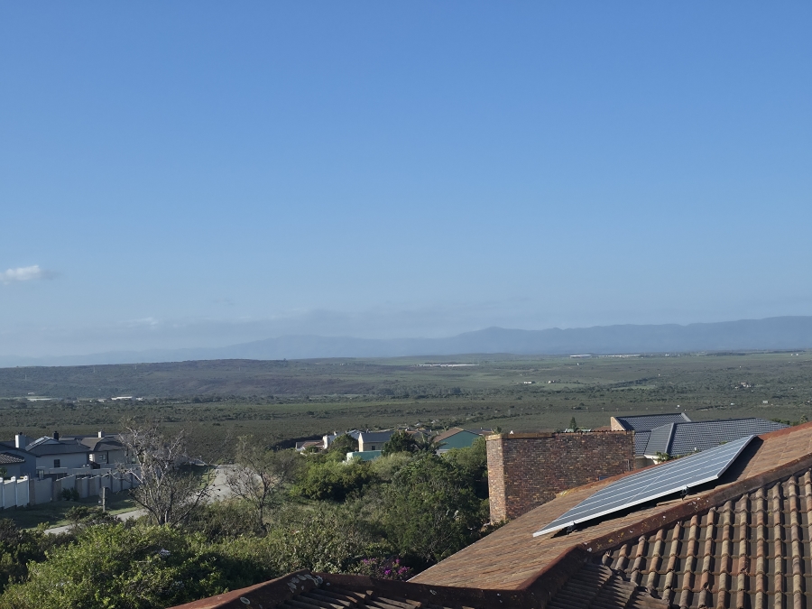 5 Bedroom Property for Sale in Wavecrest Eastern Cape